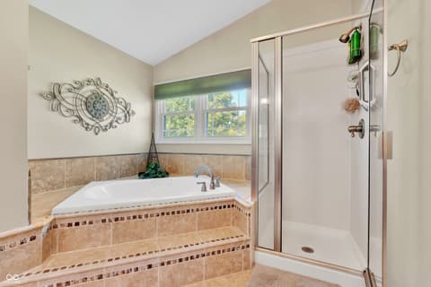 Primary bathroom at 13077 Lansdowne Drive, Fishers, IN