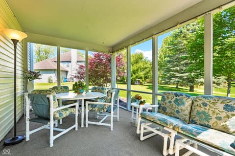 Bonus room at 13077 Lansdowne Drive, Fishers, IN