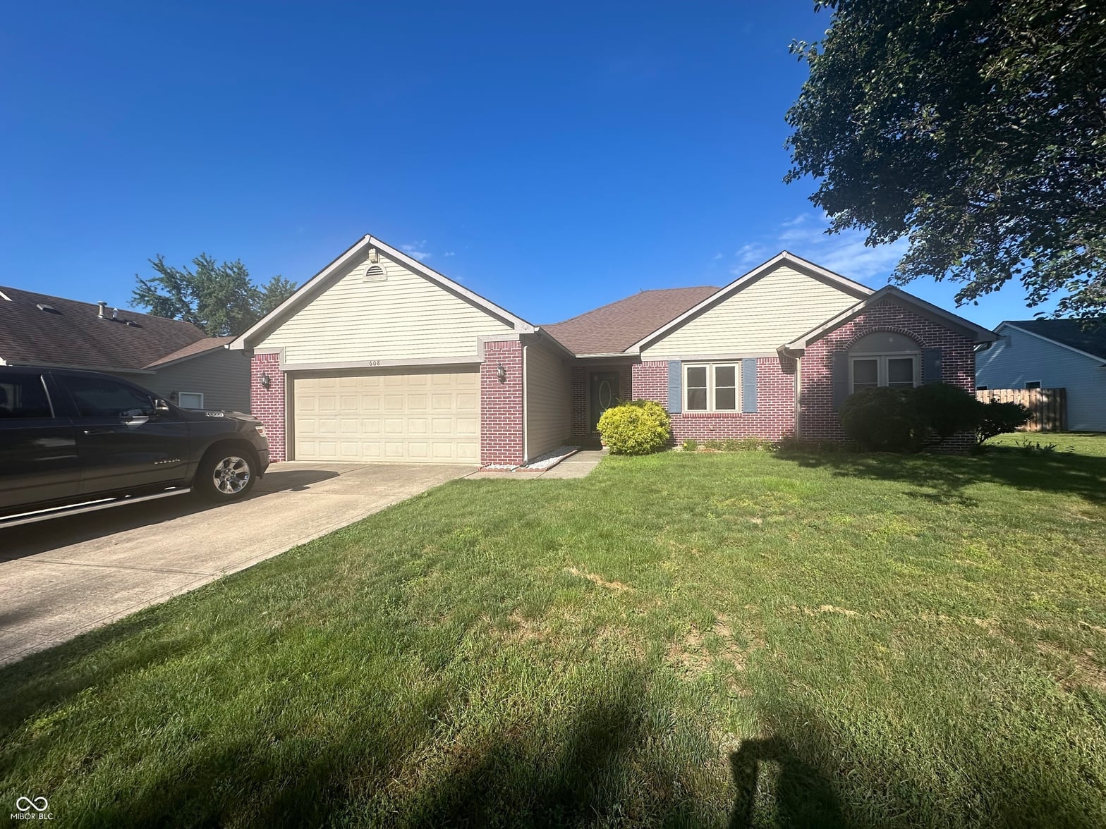 Front exterior at 608 Morningside Drive, Whiteland, IN