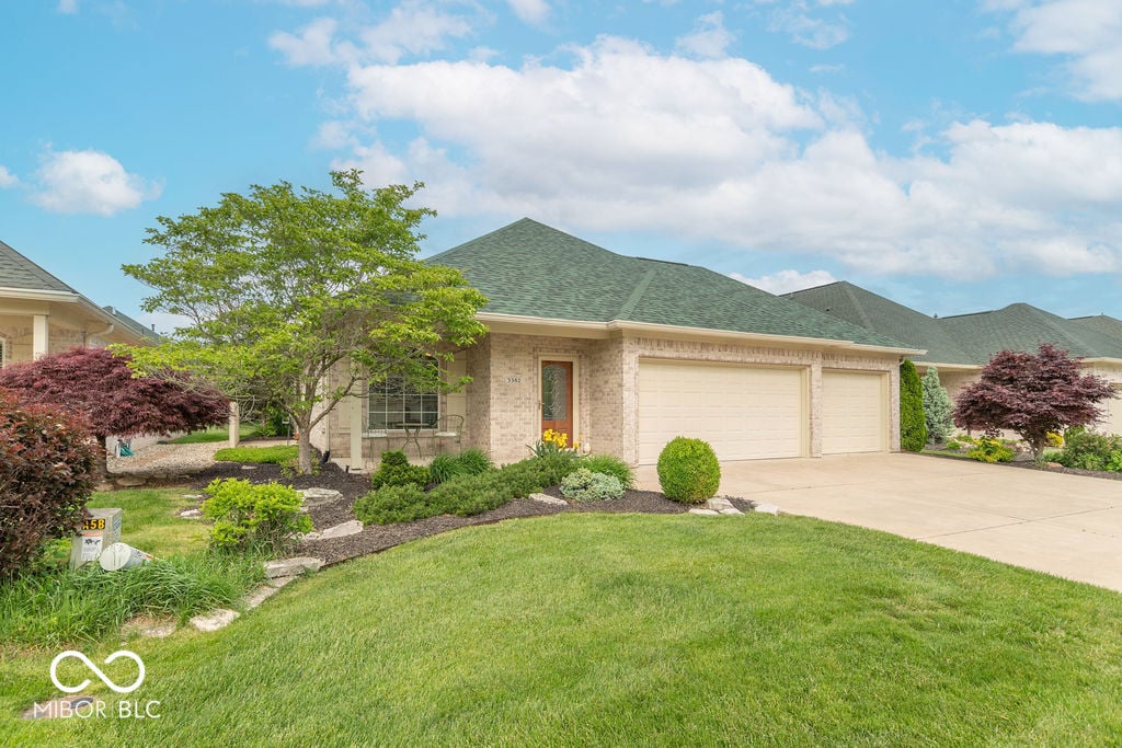 Photo of 3382 E Nottinghill Drive, Plainfield, IN