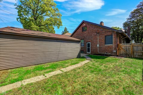 Yard at 5144 N College Avenue, Indianapolis, IN