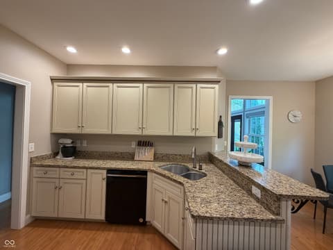 Photo of 355 Woodside Court, Batesville, IN