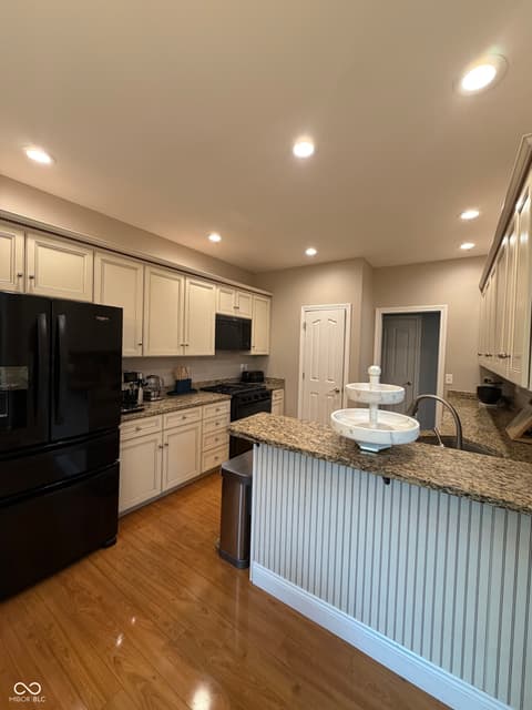 Photo of 355 Woodside Court, Batesville, IN