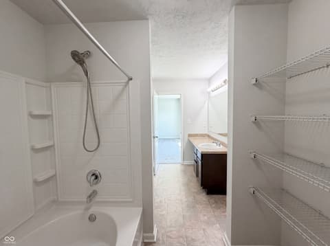 Photo of 939 Olmsted Court, Shelbyville, IN