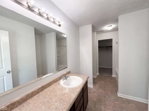 Photo of 939 Olmsted Court, Shelbyville, IN