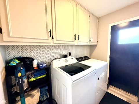 Laundry room at 3052 W Burning Tree Road, Crawfordsville, IN