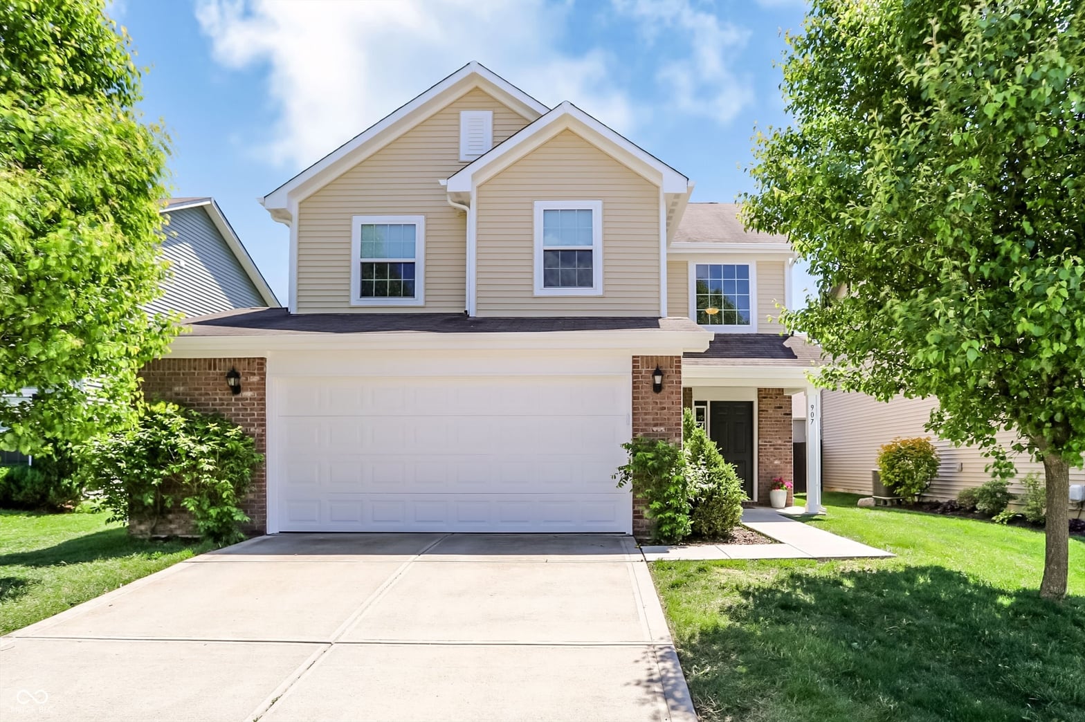 Photo of 907 Burntwood Way, Westfield, IN