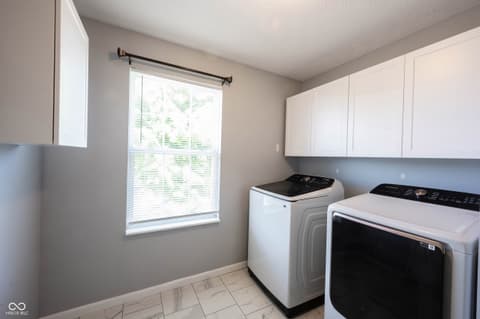 Photo of 2385 S Moeller Circle, New Palestine, IN
