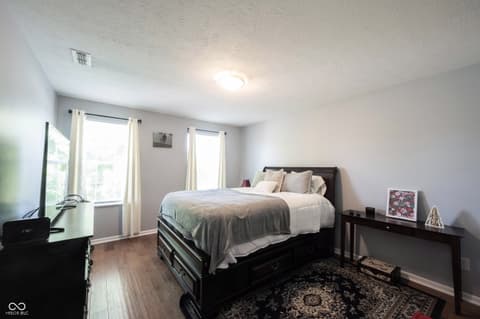 Photo of 2385 S Moeller Circle, New Palestine, IN