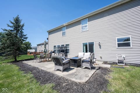 Photo of 2385 S Moeller Circle, New Palestine, IN