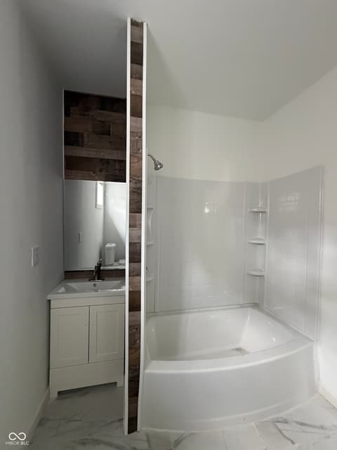 Photo of 420 N Linwood Avenue, Indianapolis, IN