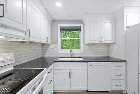 Photo of 7020 Hoover Road, Indianapolis, IN