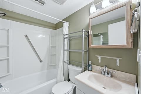 Photo of 7020 Hoover Road, Indianapolis, IN
