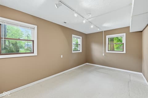 Photo of 7020 Hoover Road, Indianapolis, IN