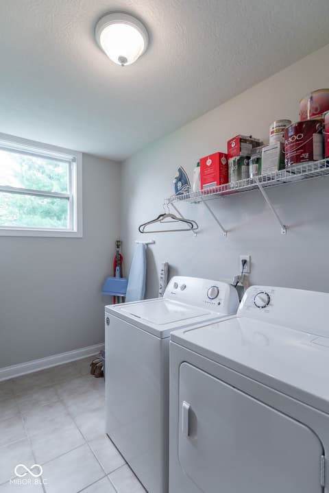 Laundry room at 715 Hohlier Lane, Avon, IN