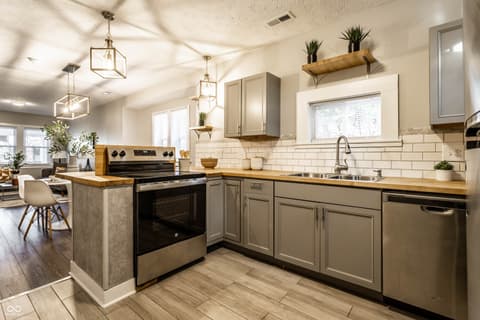 Photo of 925 N Oxford Street, Indianapolis, IN