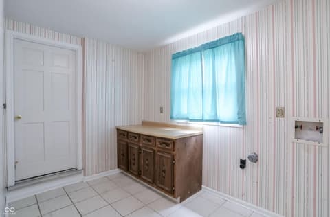 Laundry room at 9410 Pentecost Road, Indianapolis, IN