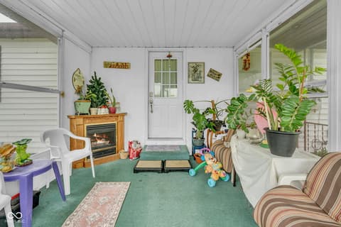 Bonus room at 1892 Maze Road, Spencer, IN