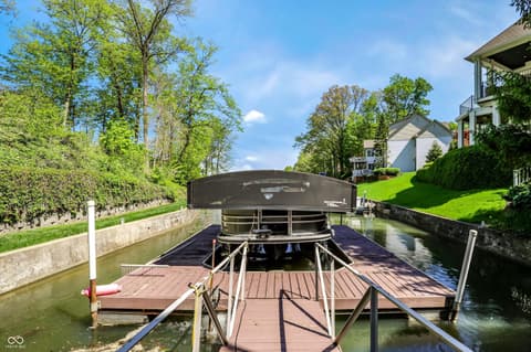 Photo of 9238 Treasure Point, Indianapolis, IN