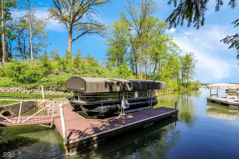 Photo of 9238 Treasure Point, Indianapolis, IN