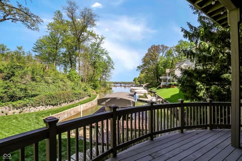 Photo of 9238 Treasure Point, Indianapolis, IN