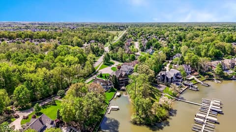 Photo of 9238 Treasure Point, Indianapolis, IN