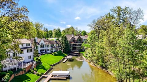 Photo of 9238 Treasure Point, Indianapolis, IN