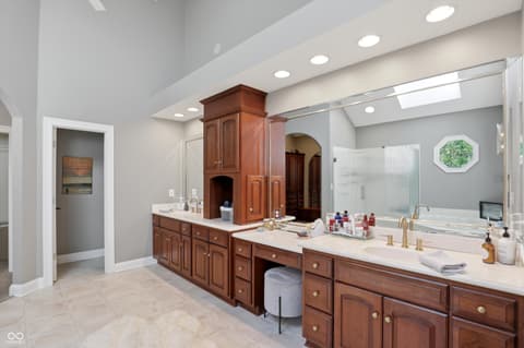 Photo of 9238 Treasure Point, Indianapolis, IN