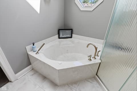 Photo of 9238 Treasure Point, Indianapolis, IN