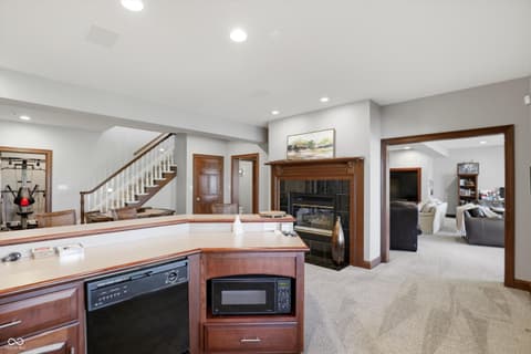 Photo of 9238 Treasure Point, Indianapolis, IN