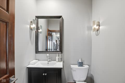 Photo of 9238 Treasure Point, Indianapolis, IN