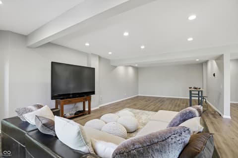 Photo of 9238 Treasure Point, Indianapolis, IN