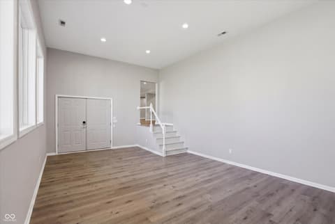 Photo of 9238 Treasure Point, Indianapolis, IN