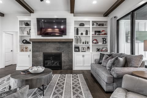Living room at 195 N 300 W, Lebanon, IN