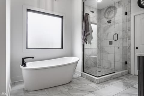Bathroom at 195 N 300 W, Lebanon, IN