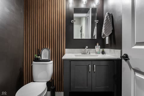 Bathroom at 195 N 300 W, Lebanon, IN