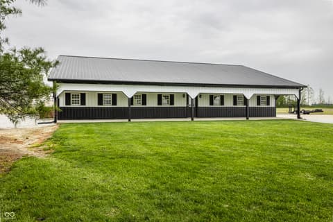 Barn — 195 N 300 W, Lebanon, IN