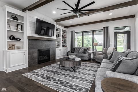 Living room at 195 N 300 W, Lebanon, IN