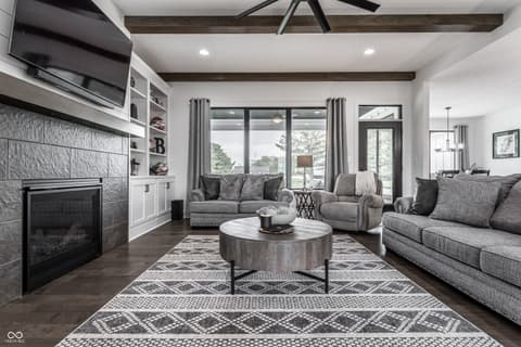 Living room at 195 N 300 W, Lebanon, IN
