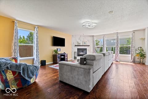 Family room at 12667 Courage Crossing, Fishers, IN