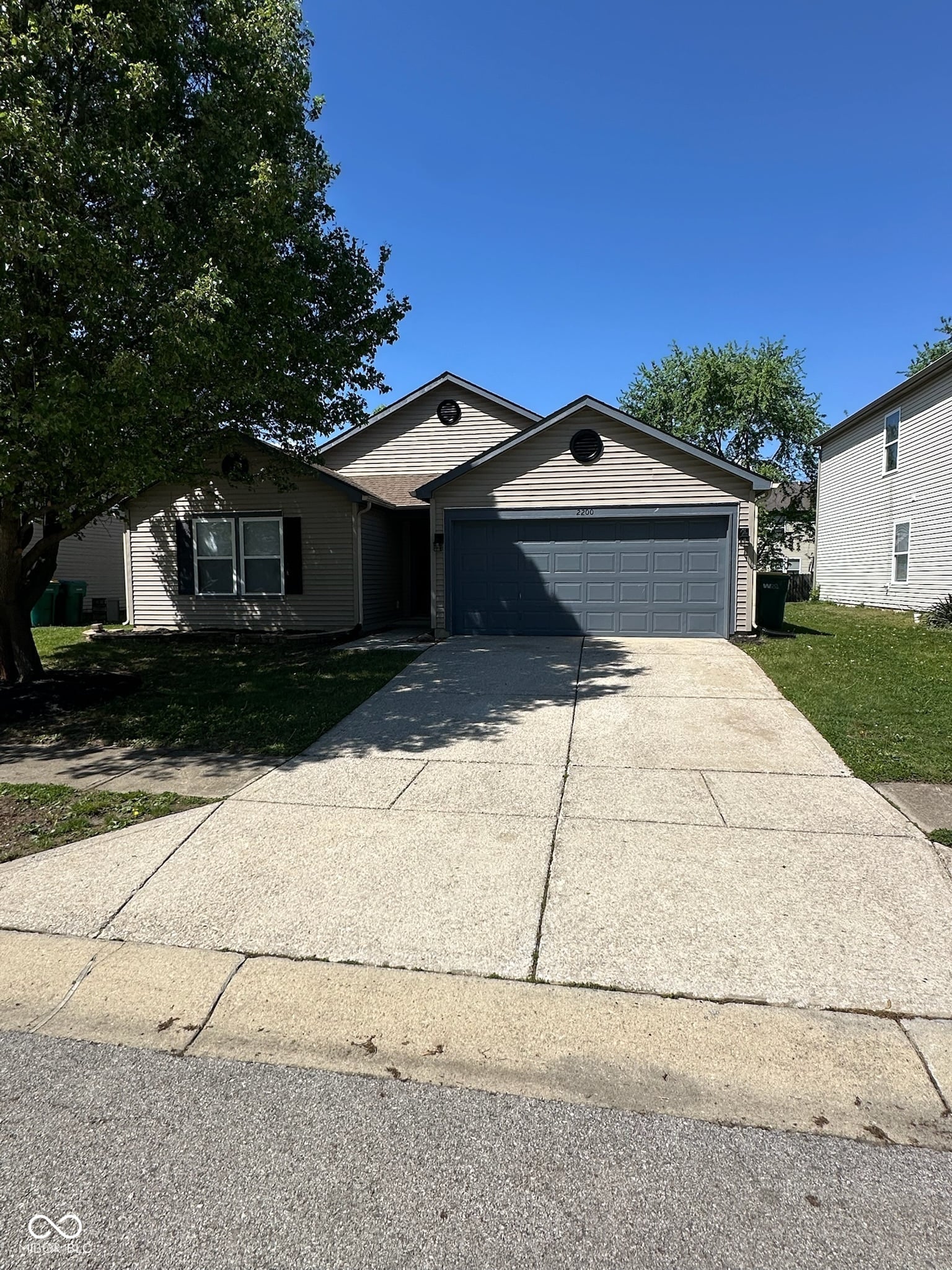 Front exterior at 2200 Shadowbrook Drive, Plainfield, IN