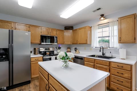 Photo of 613 N White Ash Court, Mooresville, IN