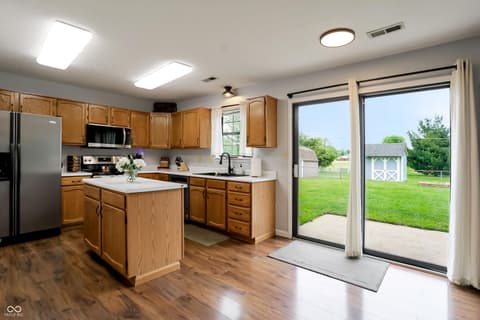 Photo of 613 N White Ash Court, Mooresville, IN