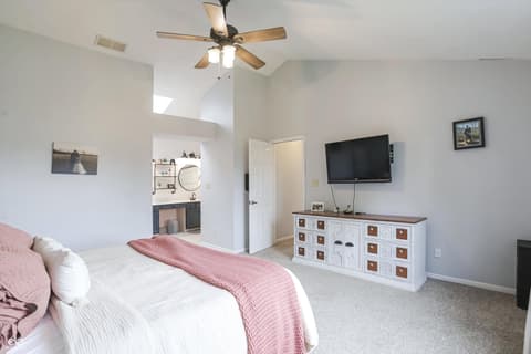 Photo of 613 N White Ash Court, Mooresville, IN