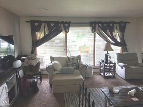 Living room at 27 N Scatterfield Road, Anderson, IN