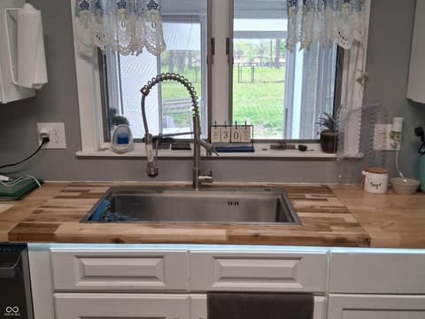 Photo of 27 N Scatterfield Road, Anderson, IN