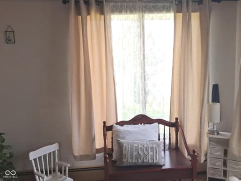 Den — 27 N Scatterfield Road, Anderson, IN