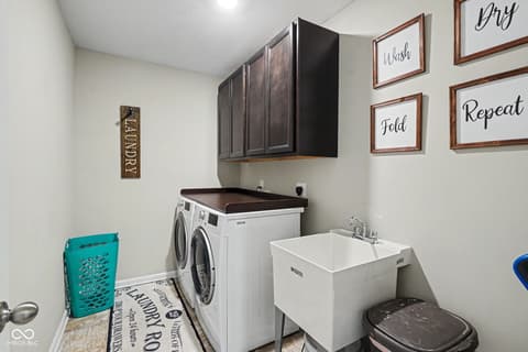 Laundry room at 3224 Sand Walk Drive, Kokomo, IN