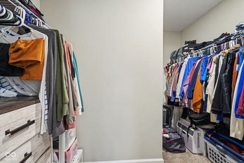Walk In Closets — 3224 Sand Walk Drive, Kokomo, IN