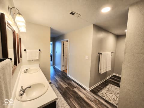 Photo of 152 Davis Drive, Whiteland, IN
